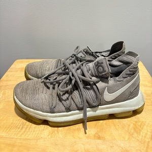Men’s Nike Kevin Durant Cool Grey Sneakers